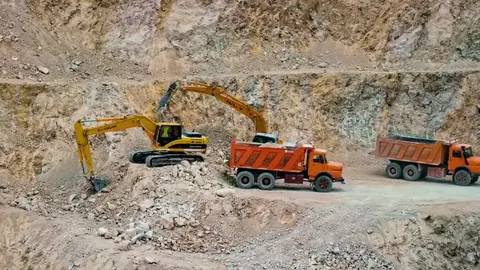 برداشت در معدن، بیل مکانیکی و کامیون